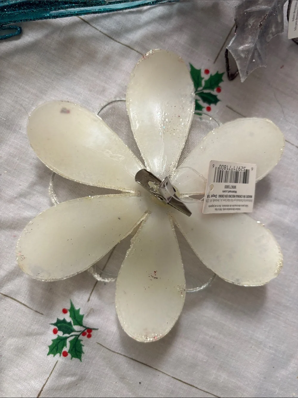 Home Accents Glitter Floral and Bird Clips- 4pcs.